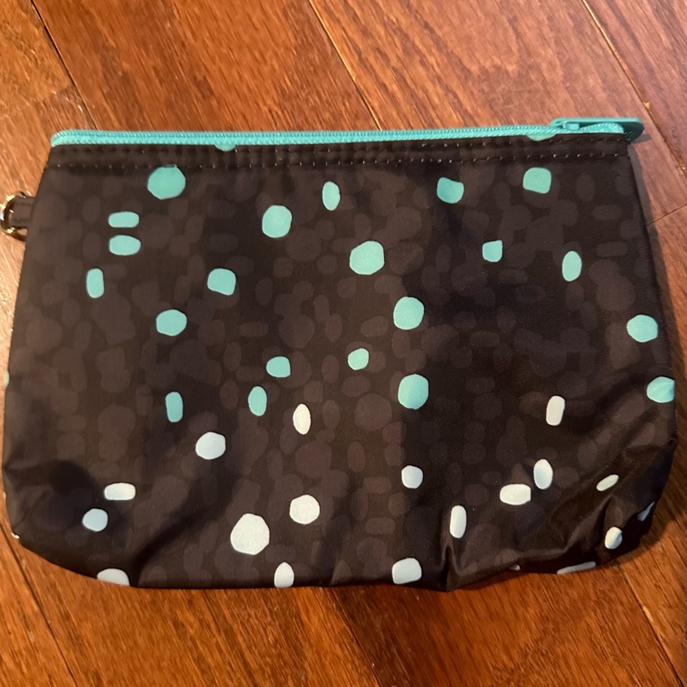 Thirty One Thermal Mini Pouch, Navy in color.   Brand new but no tags.